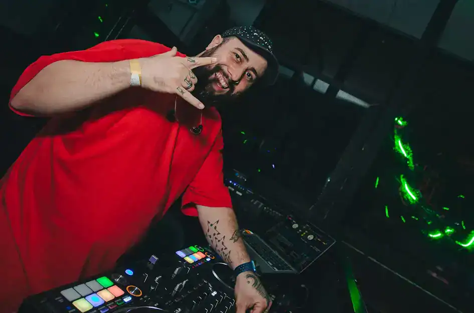 DJ & Som a Vivo