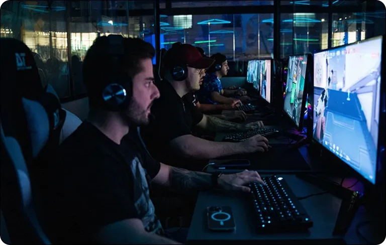 Corujão gamer em SP: noites de gaming com open bar